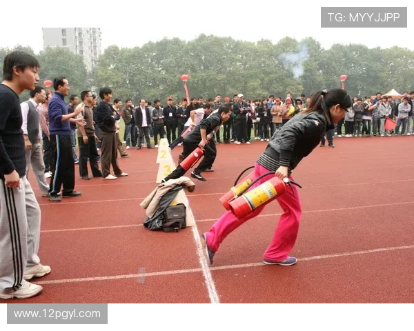 “精彩瞬间：撒尿比赛中的搞笑图片集锦”